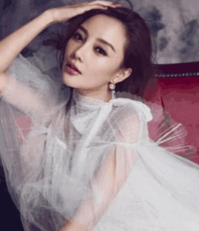 贾乃亮坐实离婚传闻，李小璐深夜独自重返求婚地？，网友：后悔有