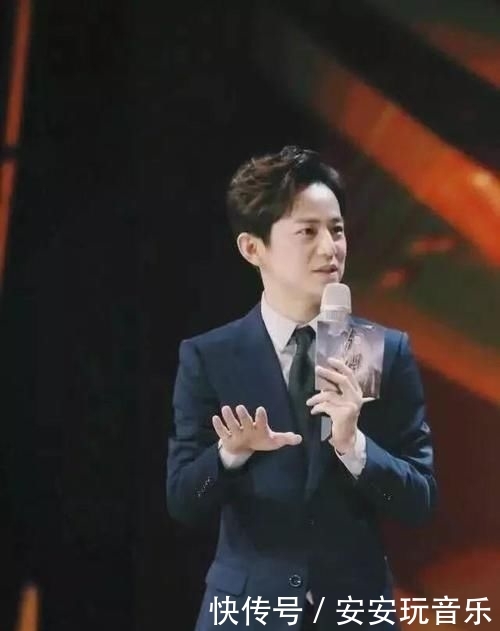 『粉丝』44岁何炅打破吉尼斯世界纪录，其他国家无人敢挑战，粉丝的骄傲