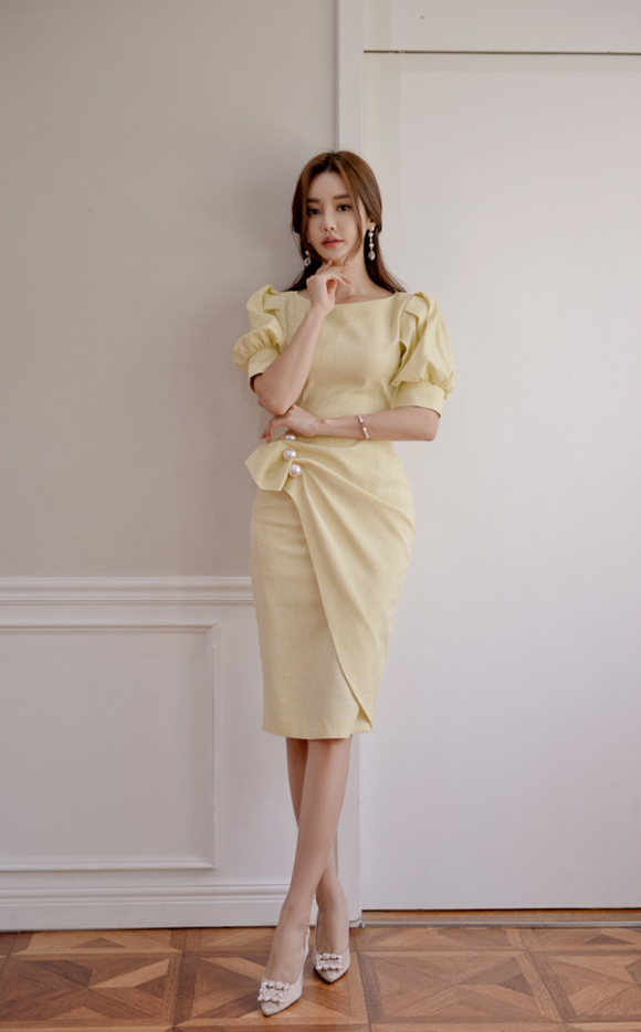 女神孙允珠，姜色枯草牛奶鲜柠亚麻珍珠裙