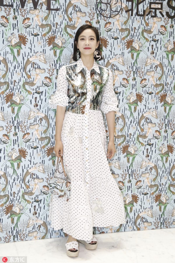 夏季都在穿得连衣裙 搭配这双鞋才能舒适又时髦