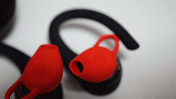 用上这款缤特力BackBeat FIT 3100 运动蓝牙耳机，音乐如影随形