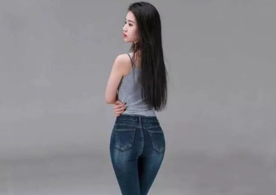 谁说夏天只有裙子牛仔裤，打底裤同样能穿出欧美性感女神范！