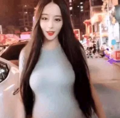 抖音最美孕妇走红,堪比柳岩身材,网友:微胖才是极品