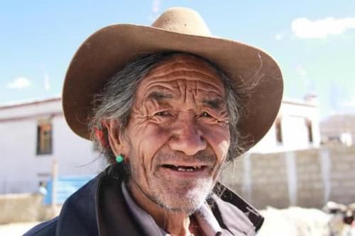  #补贴#农村老人好日子来了！不用“养儿防老”？新补贴到位，你