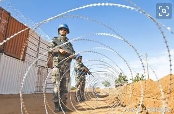 部队哨兵的枪里也有子弹?不是吓唬人用的?!