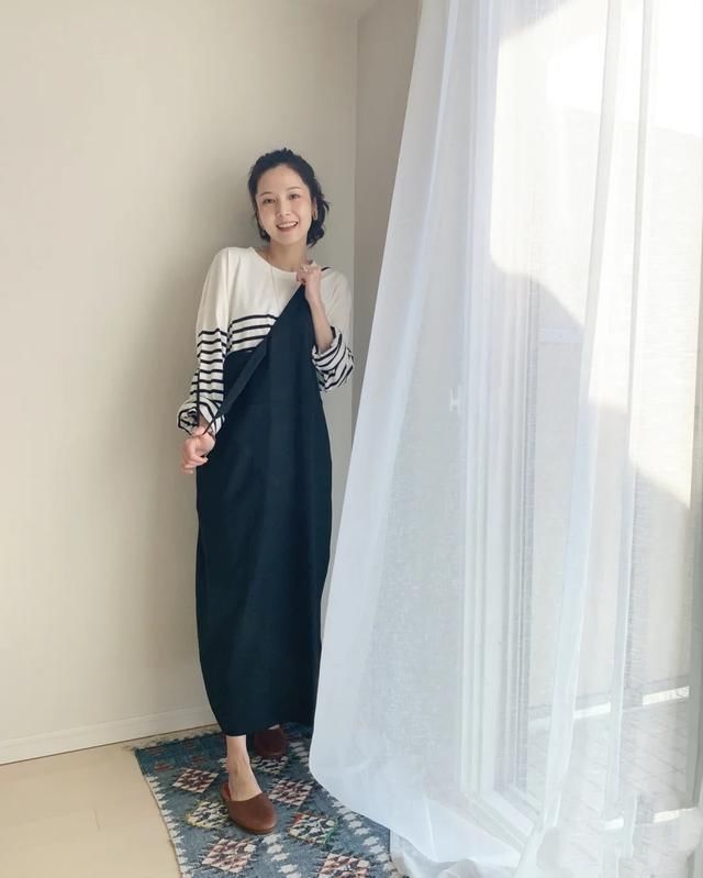 老气■用条纹打破老气感,让你变时髦精,这才是基础款单品的打开方式