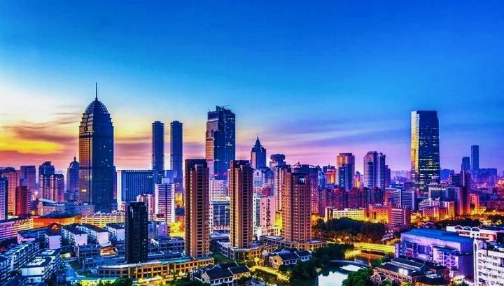 「gdp」我国地级市十强, 其中2城GDP过万亿, 这4市未来发展潜力