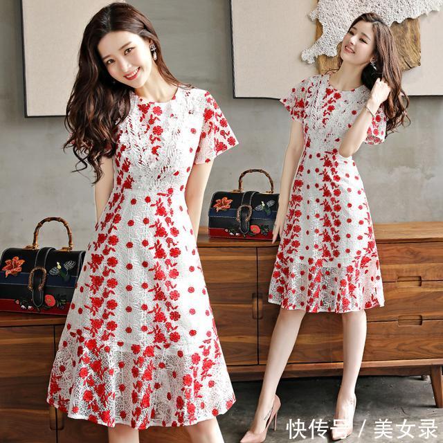 裙子粉粉嫩嫩的，颜色衬肤白，做工也挺精细的，很淑女风的连衣裙