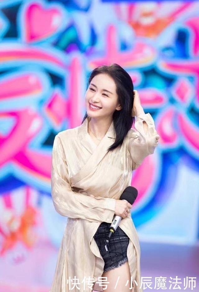 「试试」衬衫怎么穿出新鲜感?试试这四种特殊穿法,基础款也能变得很时髦