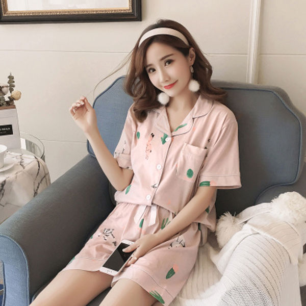 天气转凉，穿上这样的睡衣才觉得，显白显身材，美得闭月羞花