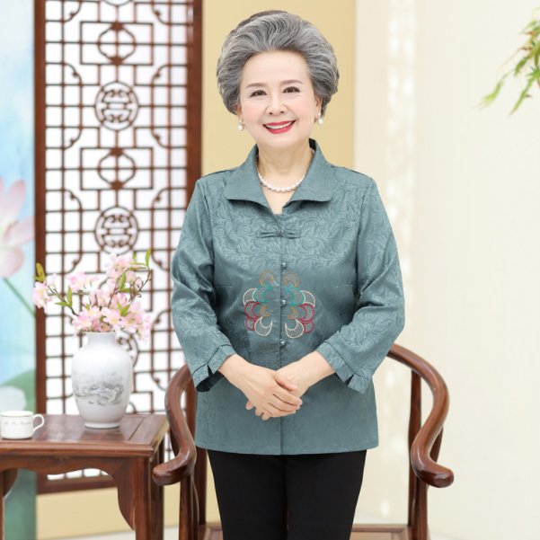 新颖又不贵的秋装妈妈外套，时髦又减龄，穿上邻居都要链接