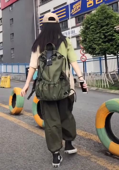  [匡威]一个女生155高，却被人说145，原来是因为用工装裤配了匡威