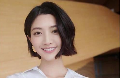 【中年】40岁怎么了? 中年女士剪短发,再也不当黄脸婆
