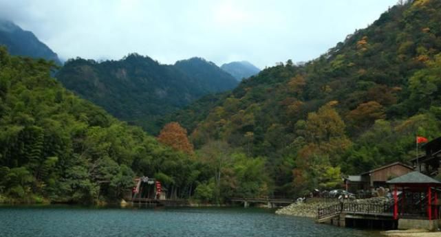 藏于安徽深山里的桃源地，被称皖南小九寨，人少景美堪比5A景区