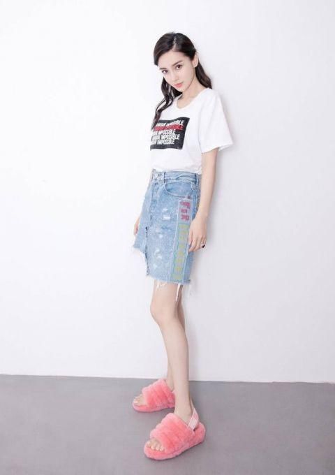 杨颖连“毛毛虫”鞋也敢尝试 小海绵看了会害怕吗?