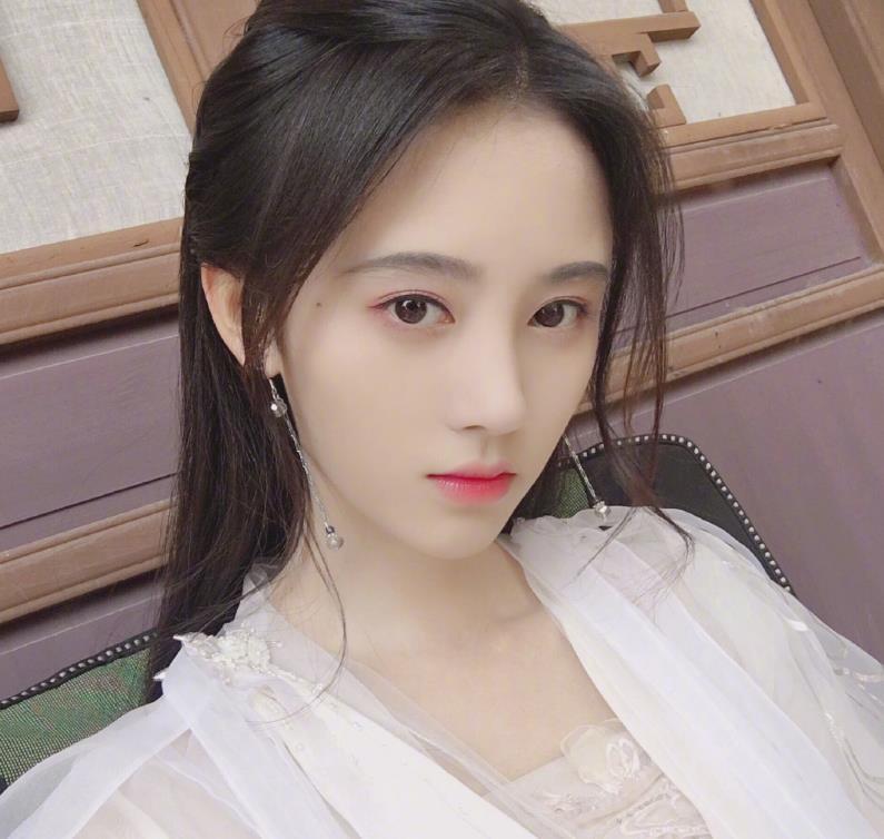 肖战春晚表白谢娜