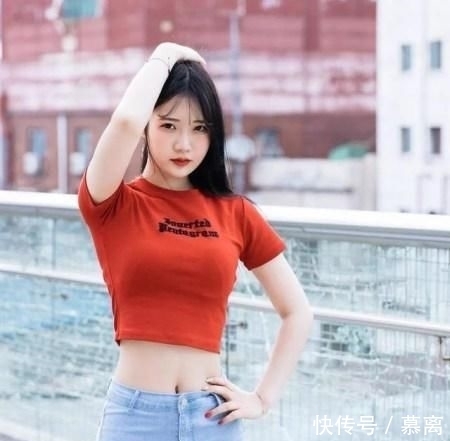  色彩|打底裤展现青春色彩，穿出时尚自然美，轻盈飘逸