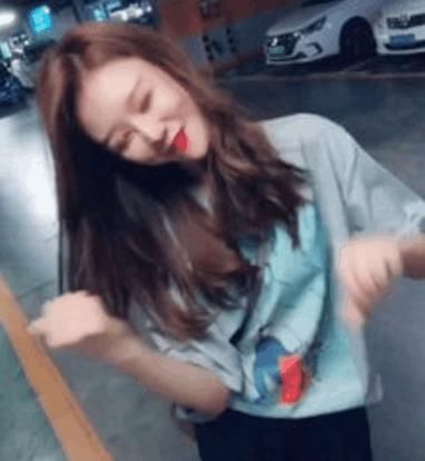 温婉首度公开直播回应黑料！离开美颜差别大，网友：确实没整过