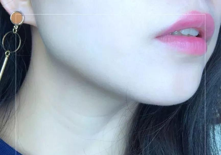 全智贤又又又又回来了!还记得她曾经带火全球的“人鱼唇”吗?