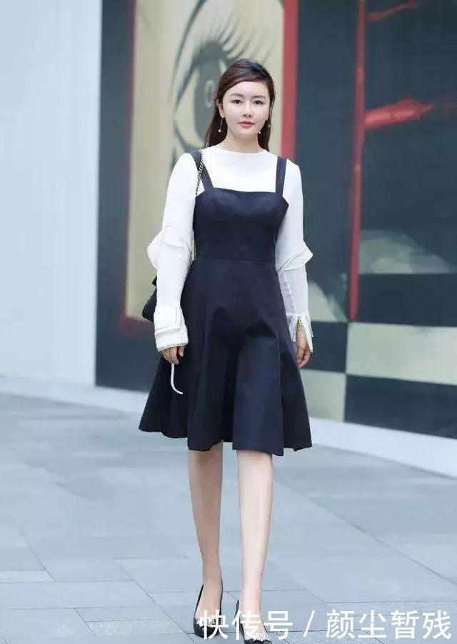  「脚上搭配一」街拍：美女一双尖头的高跟鞋，充满了时尚的气息
