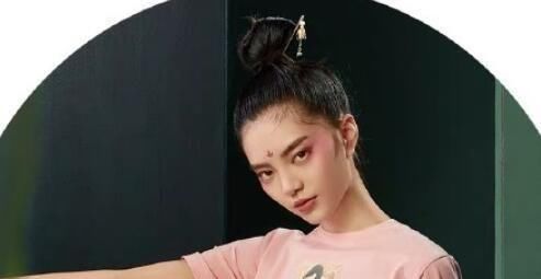  [服饰]花木兰品牌联名囊括服饰妆发，但要说“霸气”，我还是最服它