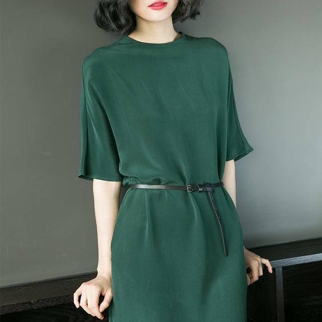 婆婆42岁!竟比女儿还嫩美，全靠穿这“一步裙”，嫩成21岁美少女