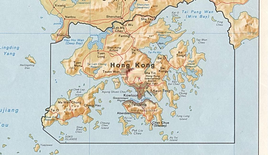 香港和深圳之间虽然只隔着一条深圳河，但是两岸的景象却截然不同