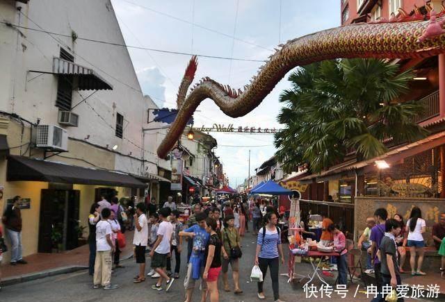 一个名字比中国还要中国的外国城市, 因一道海峡举世闻名！