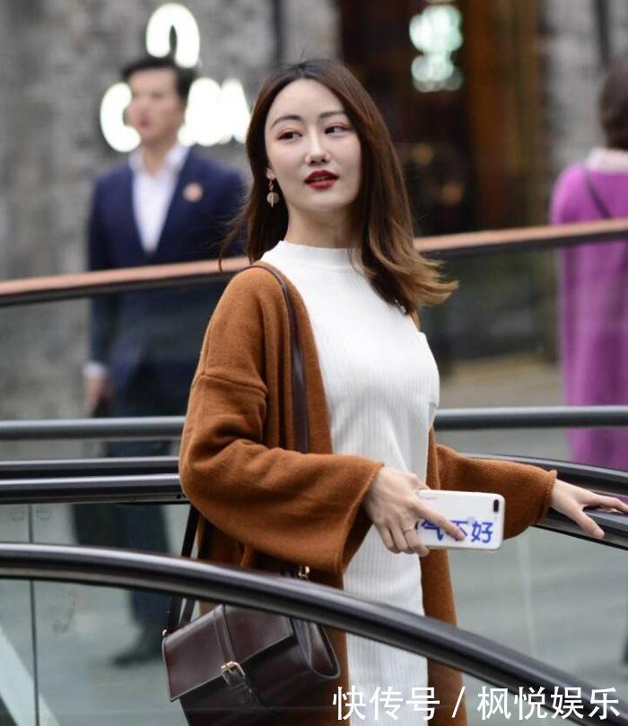  「秀气」街拍小姐姐的汉服比较秀气，有种小家碧玉的感觉