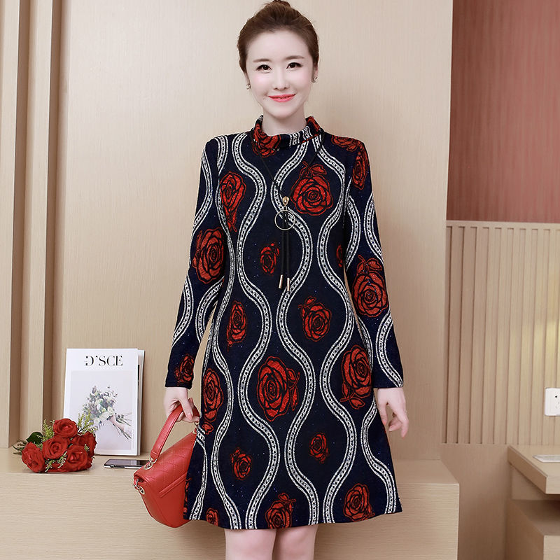 遇见“棉麻”薄秋裙，虽不华丽但舒适保暖，推荐60后穿，贼美