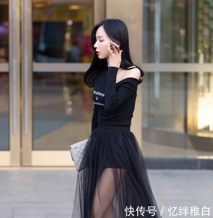 『香肩』街拍美丽的小姐姐,纤腰美腿,走在路上回头率非常高