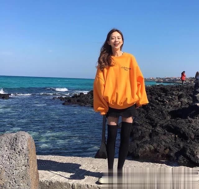  『初春』初春很时兴的气场穿衣搭配，匡威帆布鞋 长裙，巨漂亮了