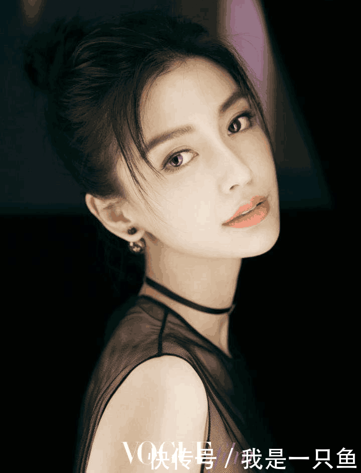 杨颖2岁儿子正面照曝光, 小海绵长相引网友热议: 堪称整容照妖镜