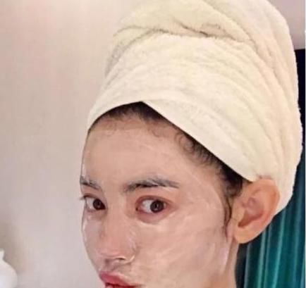  【油性肌肤】油皮肤女生别乱做保养，避开这3个护肤误区，皮肤又白又嫩滑