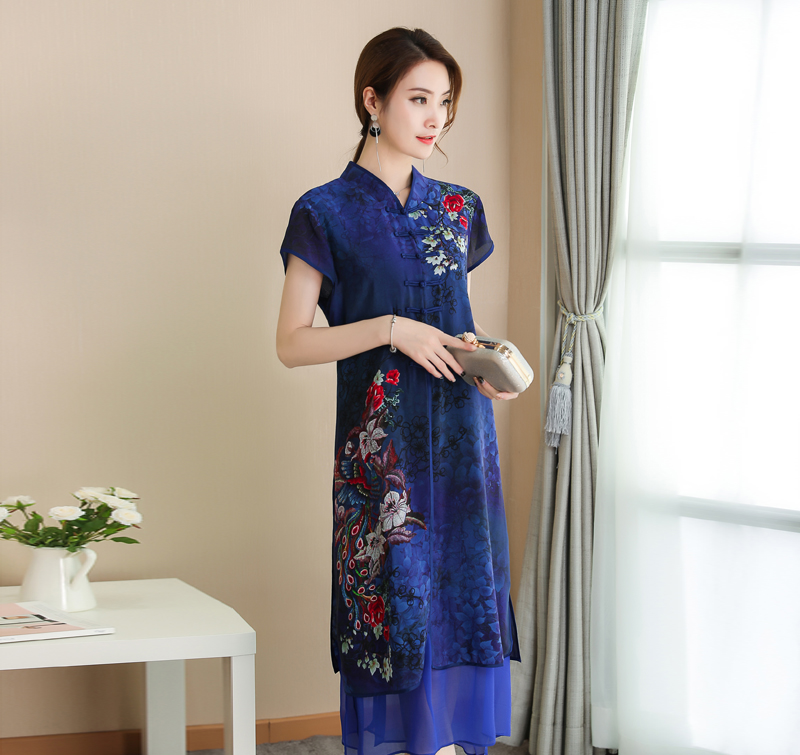 女人多大都不能当黄脸婆,这几款连衣裙优雅高贵,走哪都好有气场