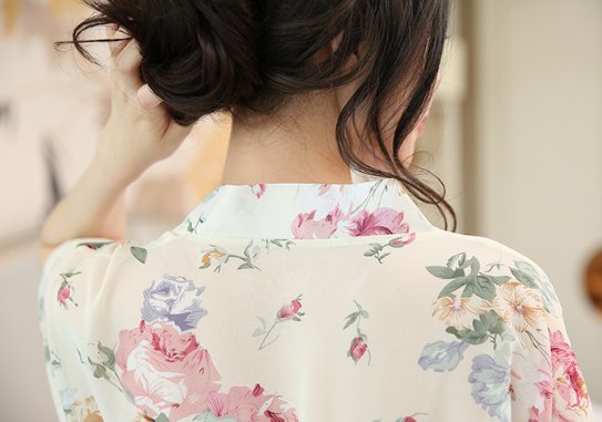 窈窕神女颜，楚楚动人的睡衣少不了，出水芙蓉般靓丽苗条迷人