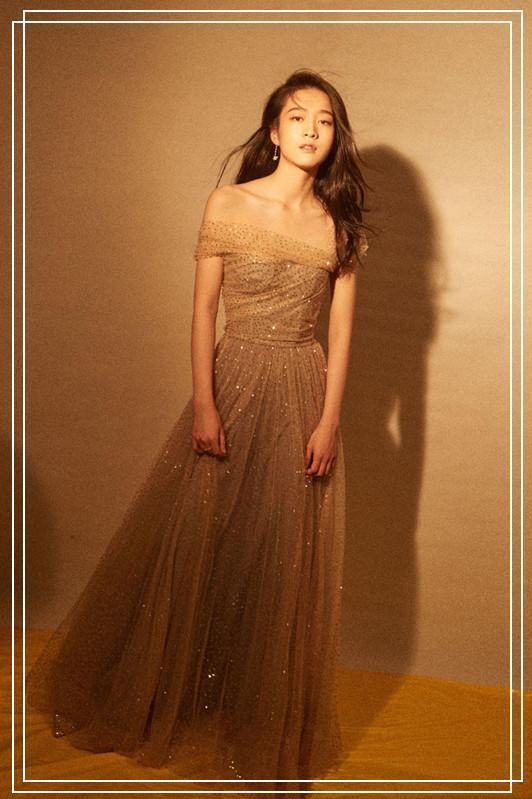 当21岁张雪迎撞衫29岁baby，网友:才知道气质和少女感哪个更重要