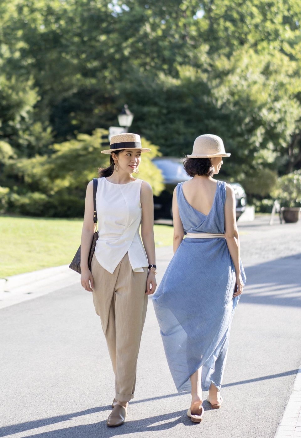 微博上又火了一对母女,简直就是一对穿搭姐妹花!太有气质了!