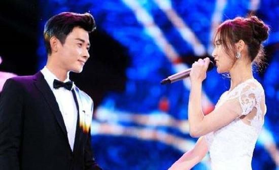 罗晋爆出结婚证, 唐嫣回应怀孕传闻, 年末将于意大利举办婚礼