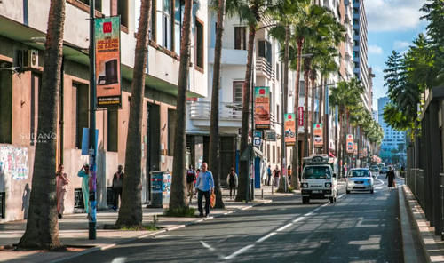 法国在非洲建立一座“欧洲城市”,穷人富人分开住,但经济发达