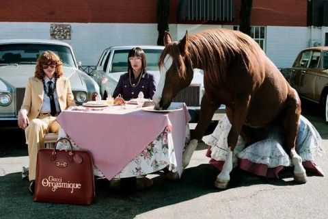  『奶奶镜』越“粗大”，越时髦