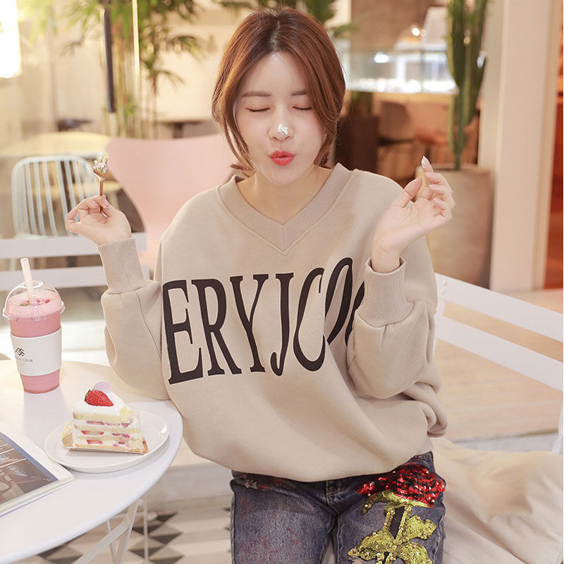 难怪嫂嫂把毛衣全给扔了!原来今年流行这种，搭小脚裤特美