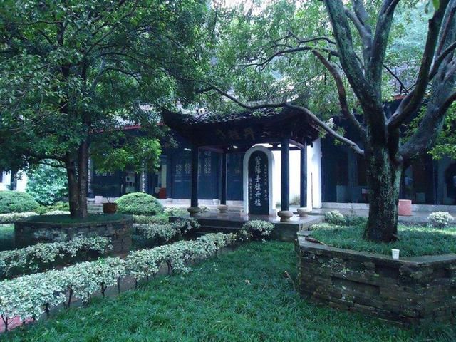 江西最值一览的景区，不是龙虎山和三清山，而是这座仙境般的名山