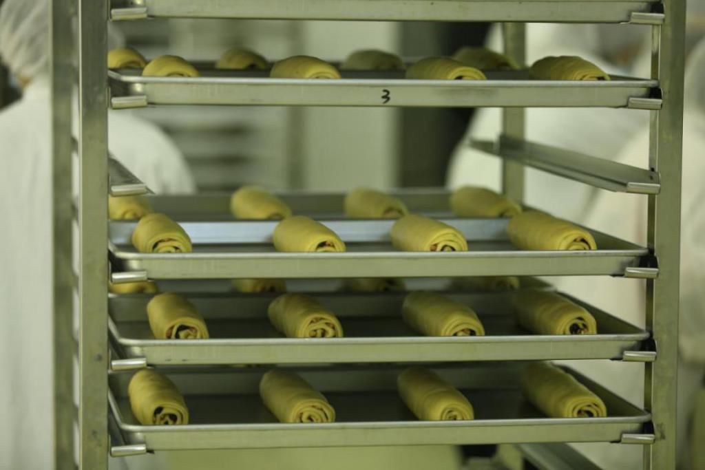  『葡萄干』新疆鄯善县：引进一家企业，带动一片脱贫