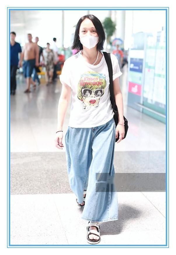 当43岁周迅与43岁林志玲同现机场，才知道拥有一颗少女心有多重要