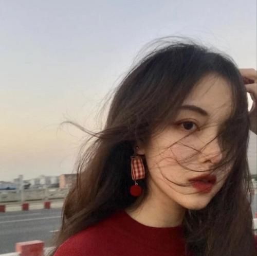  适合@一招教你测试！你适合淡妆OR浓妆，妆容选错颜值减分