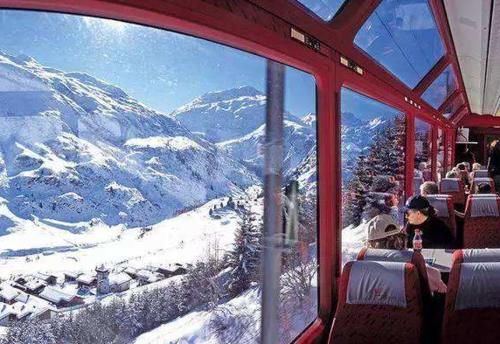 堪称世界上最慢的火车，冰川快车30公每小时，为何还被乘客抱怨开