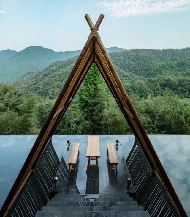 他在浙江大山里租6间房，花1500万装修，被村民嫌：太普通