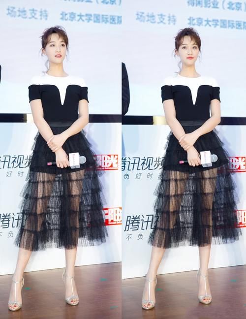 蓝盈莹穿小黄裙大秀好身材,大长腿超吸晴,身材比例真好!