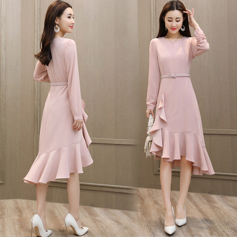 自从妈妈穿上“减龄裙”送我上学,时尚大方又迷人,让我倍有面子